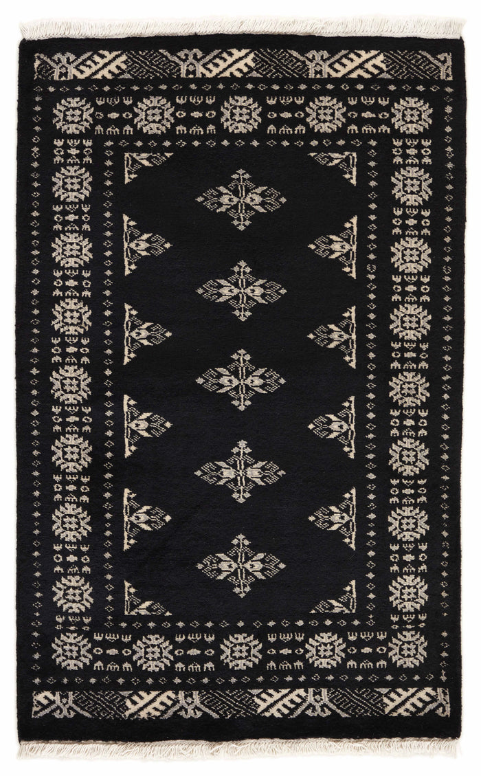 Bokhara Tekke three-ply hand-knotted wool rug, 2.6 × 4.1 ft